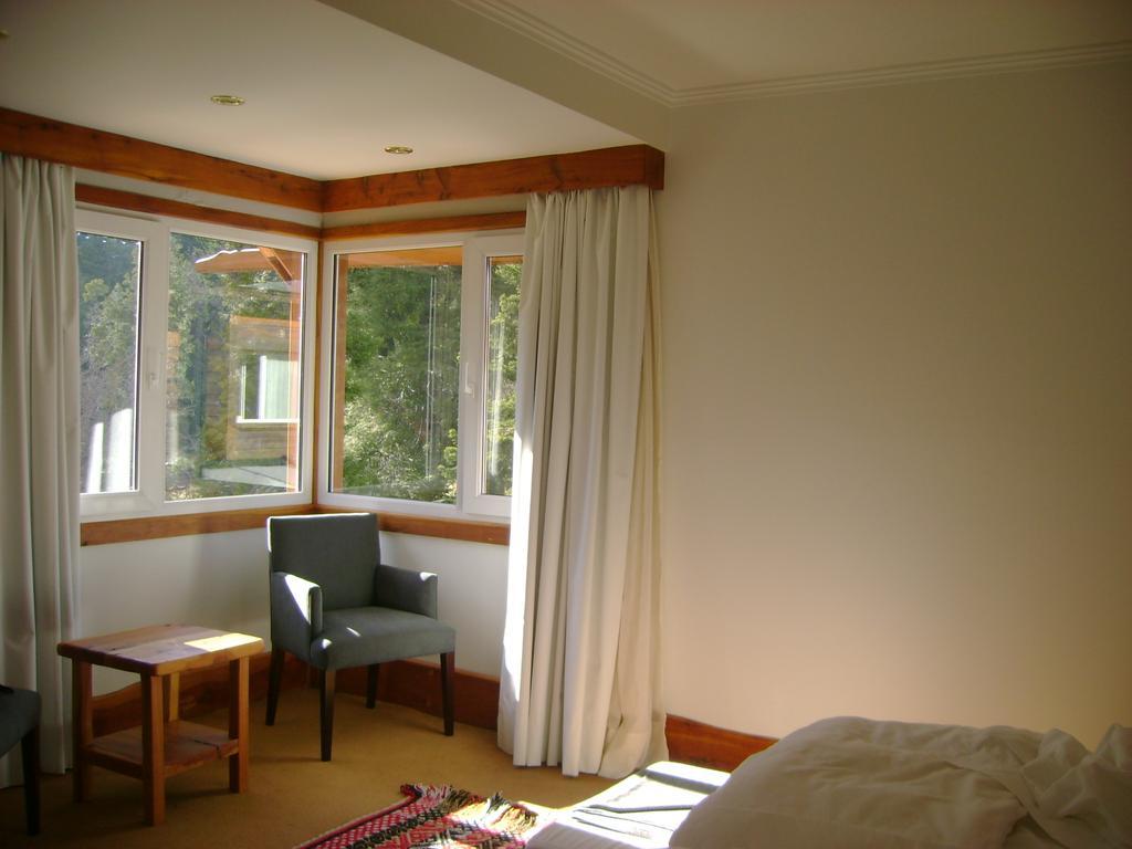 Hosteria Isla Victoria Lodge Room photo